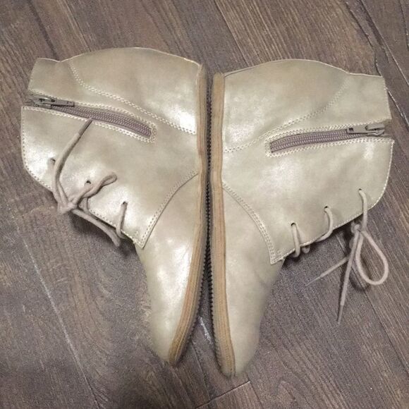 Dolce Vita 7 shimmery gold ankle booties - Picture 3 of 5